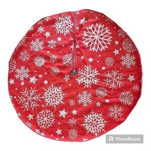 NWOT Large Red Christmas Tree Skirt With White Snowflakes - Size 46.5 Inches